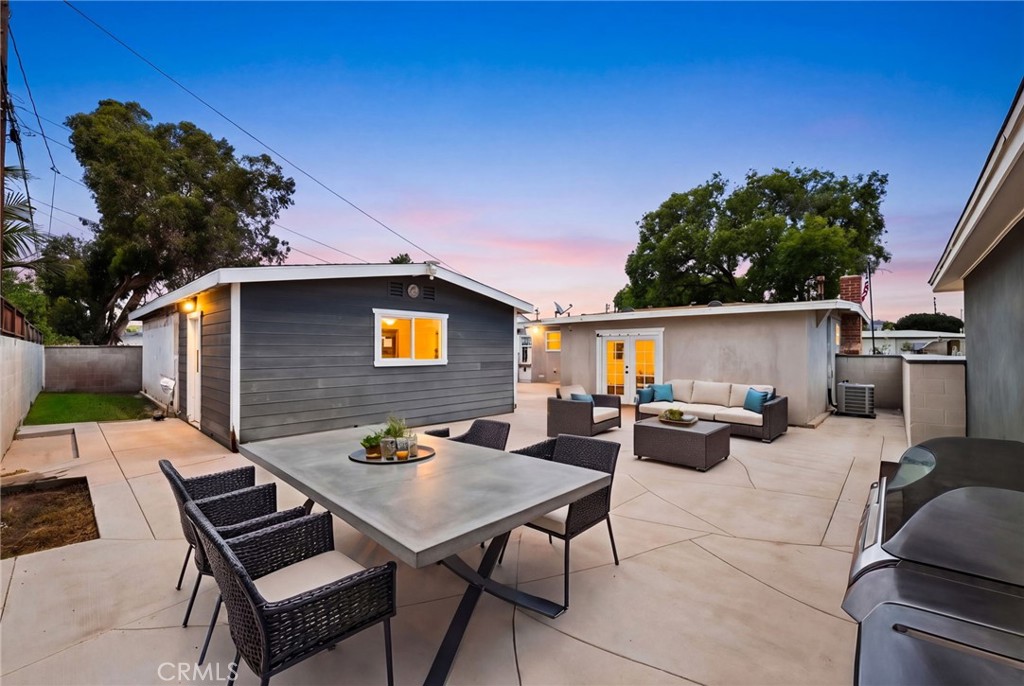 2335 Carfax