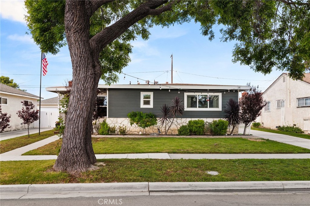 2335 Carfax