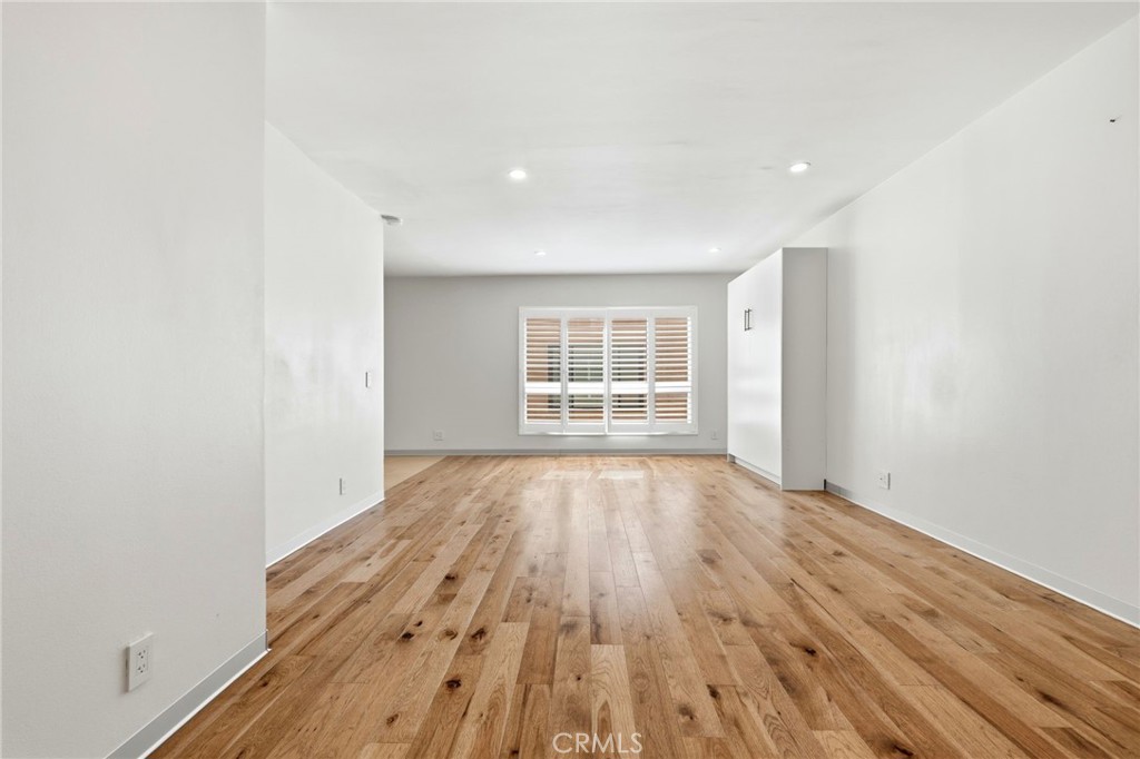 1735 N Fuller