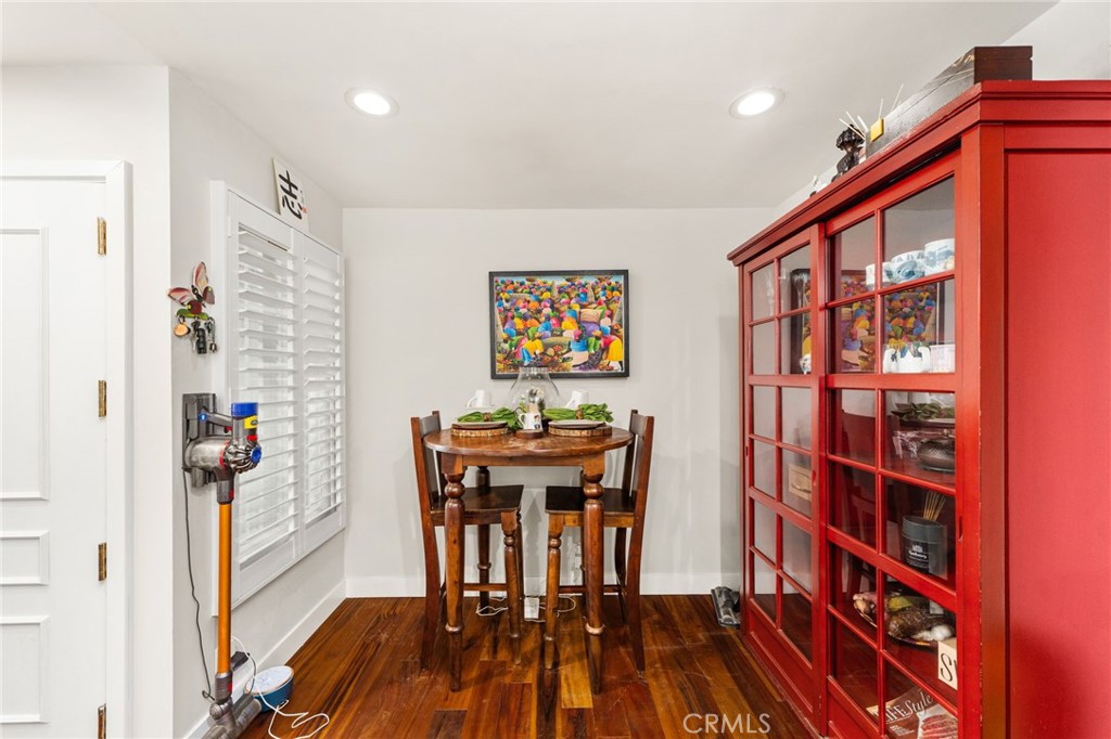3860 Amberly