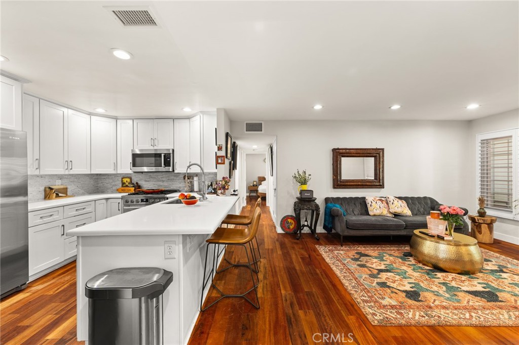 3860 Amberly