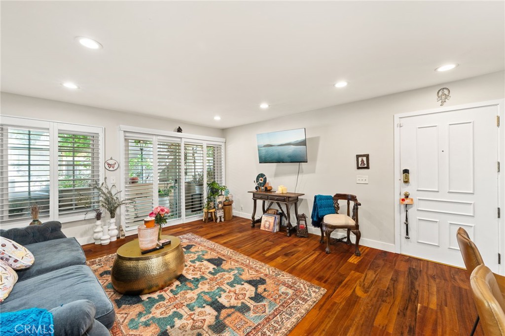 3860 Amberly