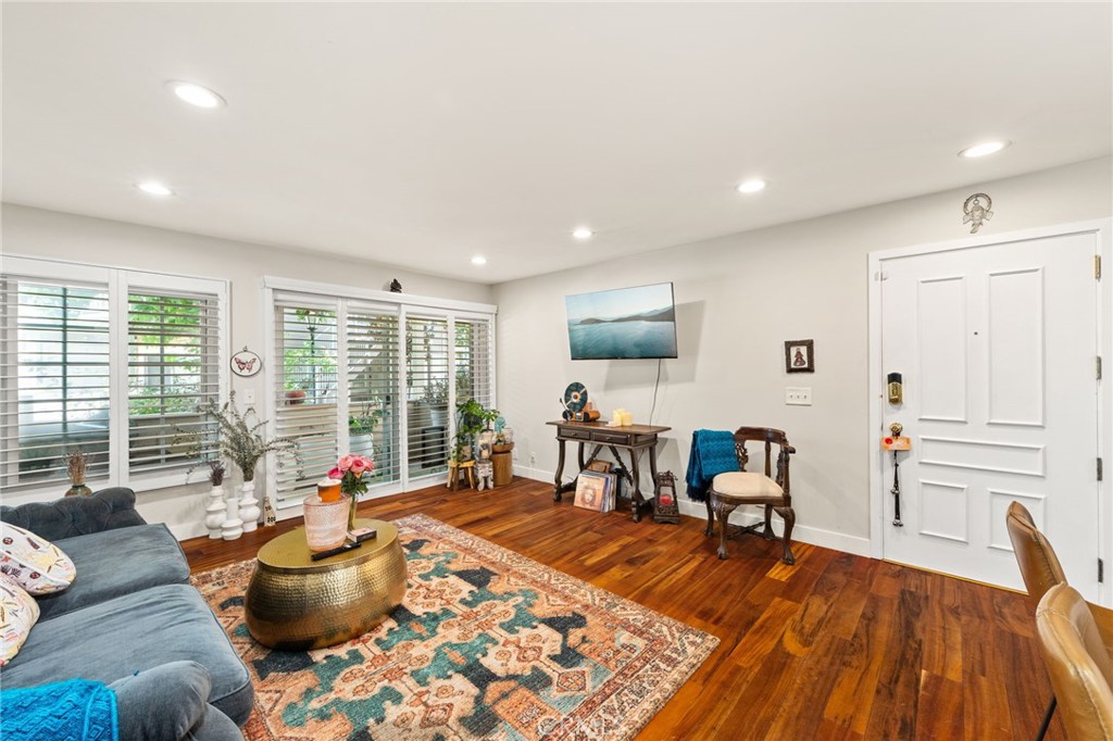 3860 Amberly