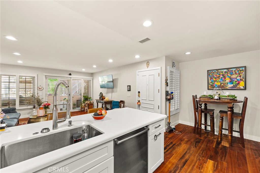 3860 Amberly