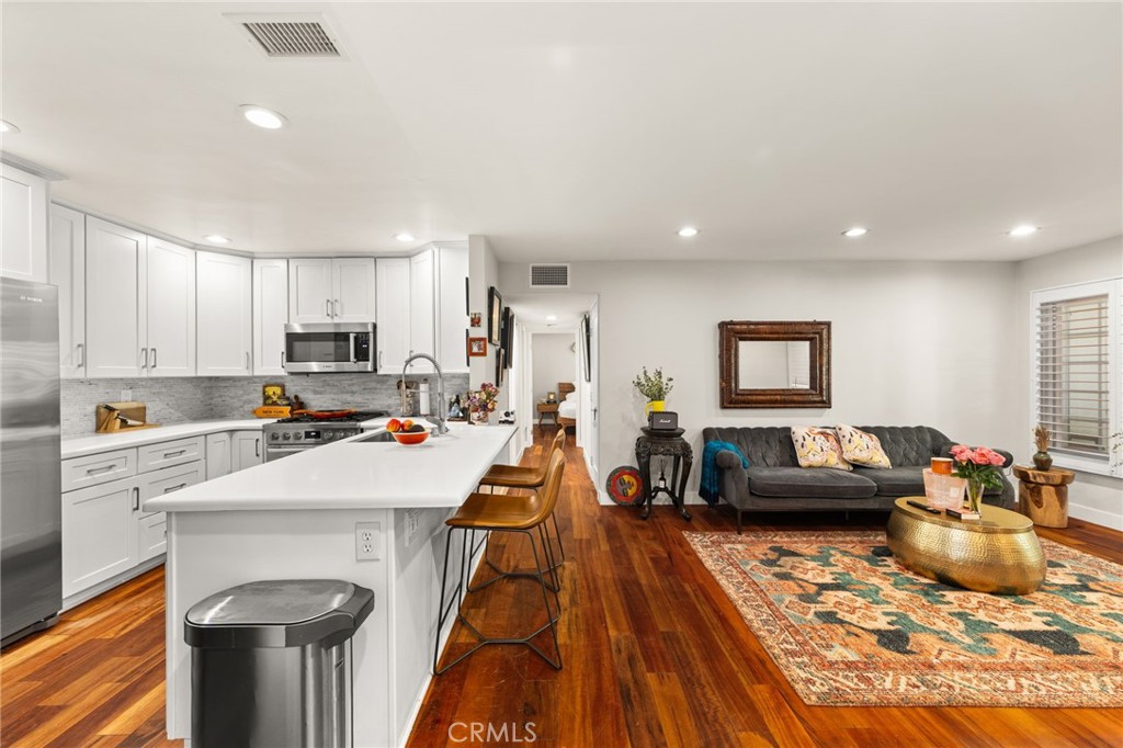 3860 Amberly