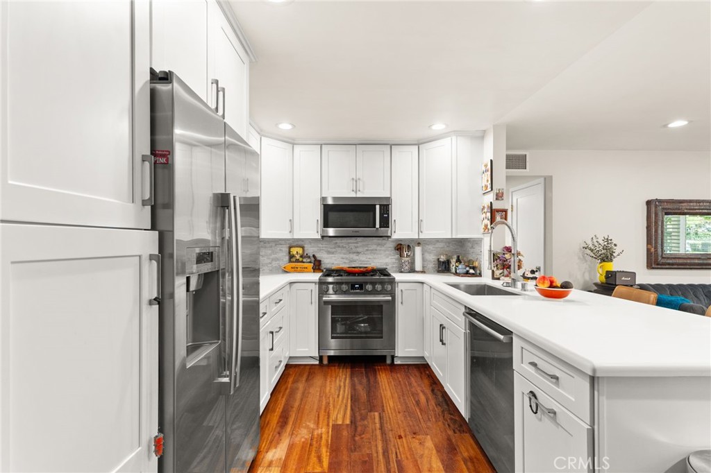 3860 Amberly