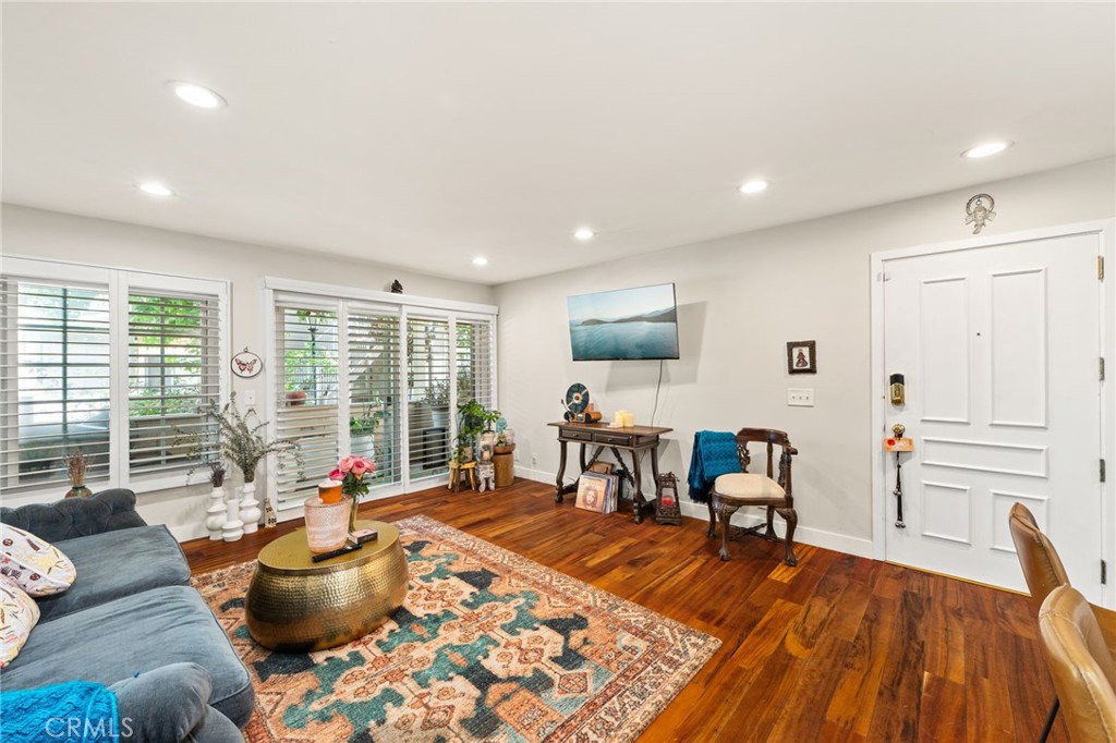 3860 Amberly