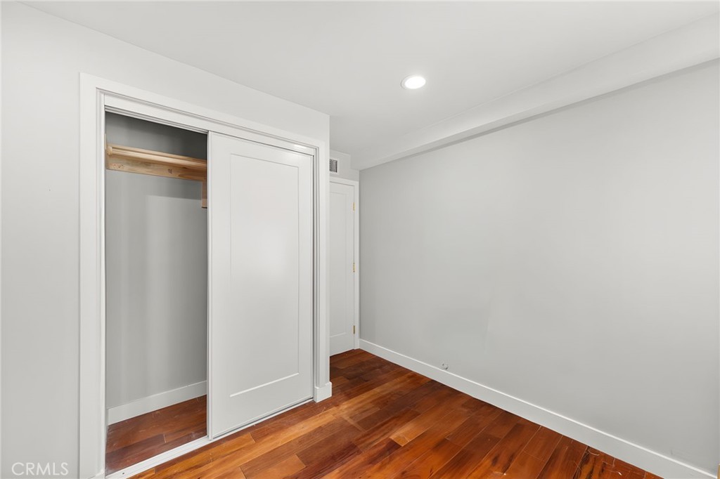 3860 Amberly