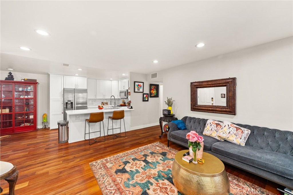 3860 Amberly