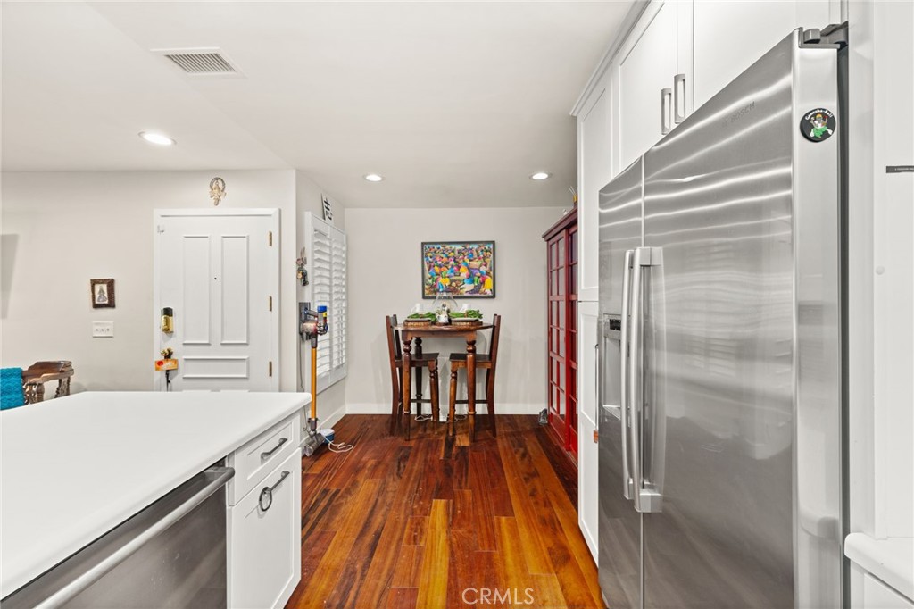 3860 Amberly