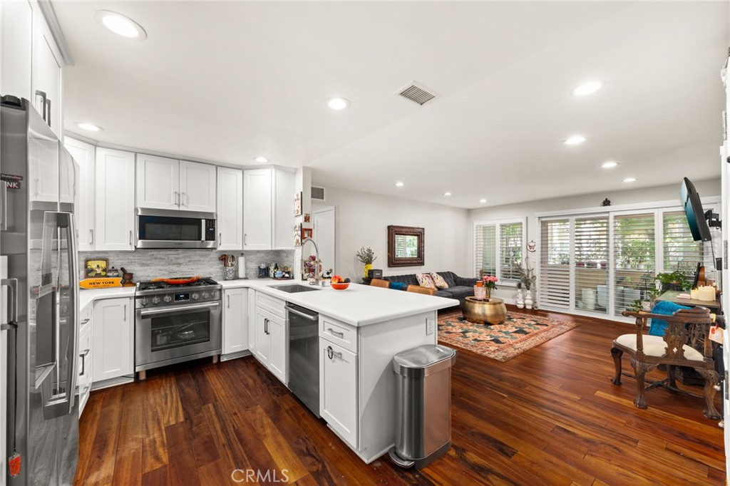 3860 Amberly