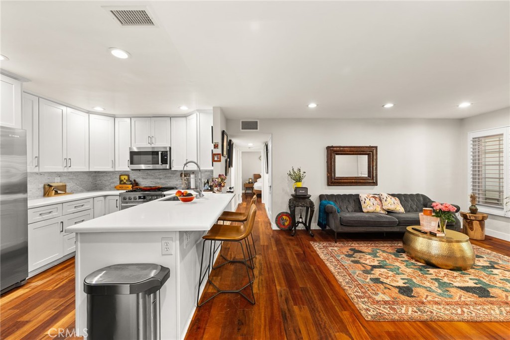 3860 Amberly