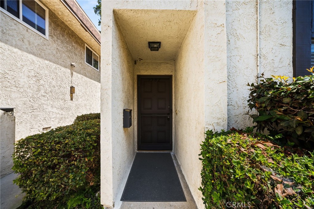 5582 Temple City Blvd