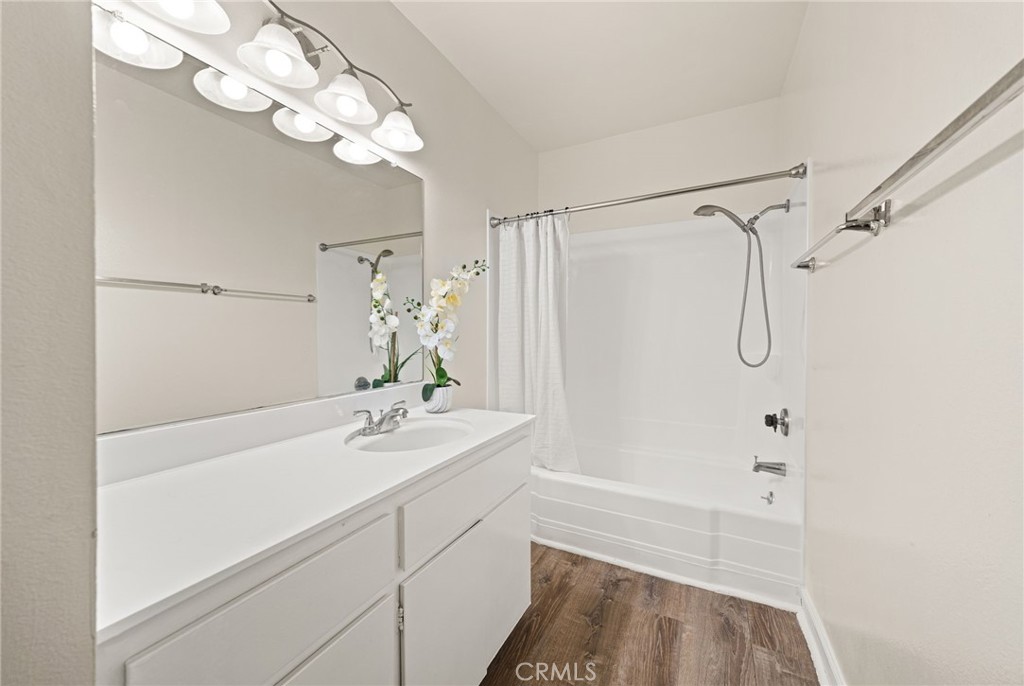 5582 Temple City Blvd