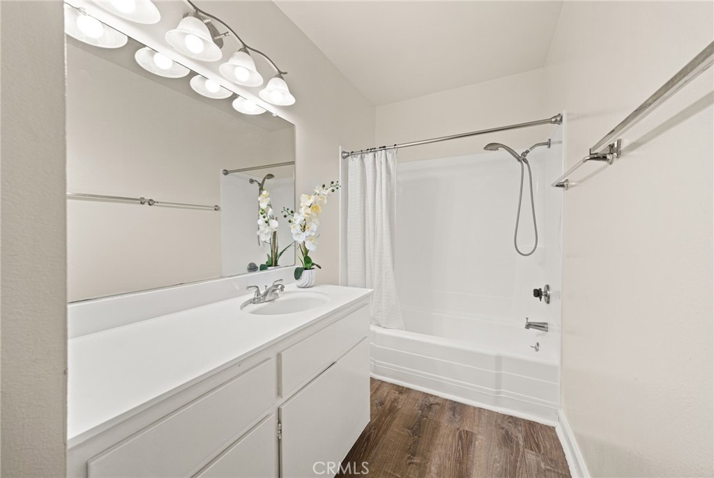 5582 Temple City Blvd
