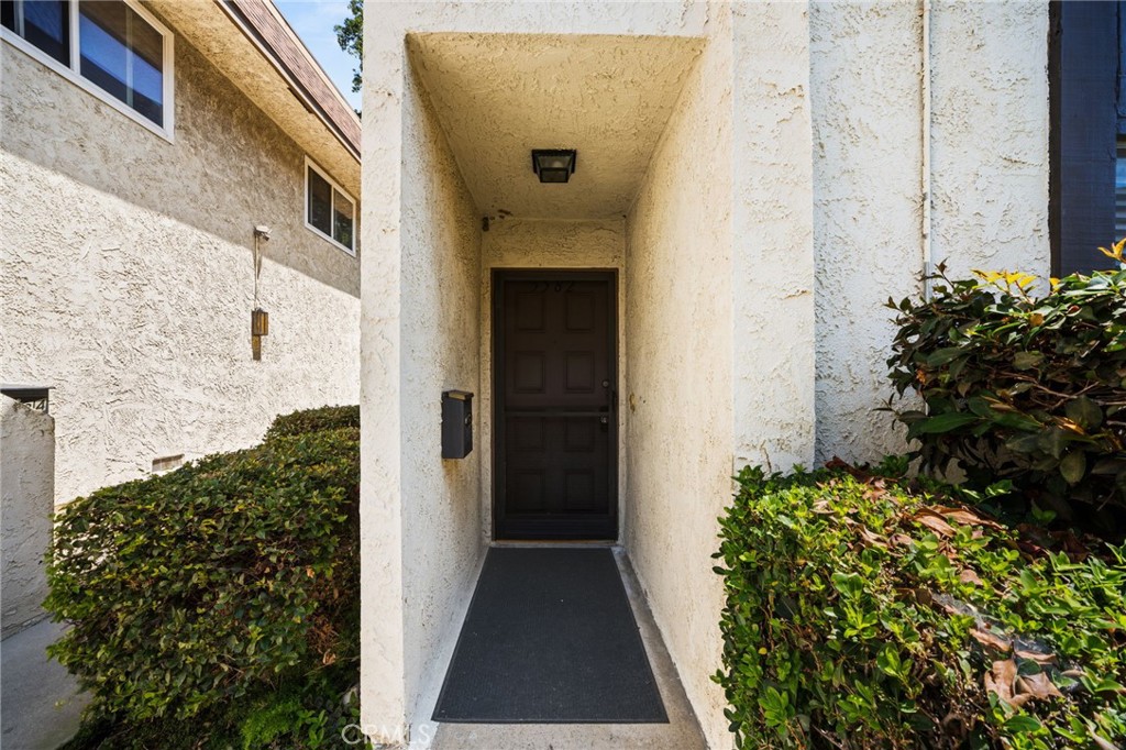 5582 Temple City Blvd