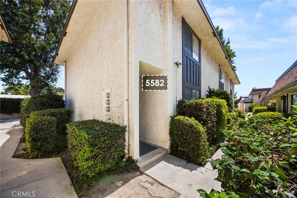 5582 Temple City Blvd
