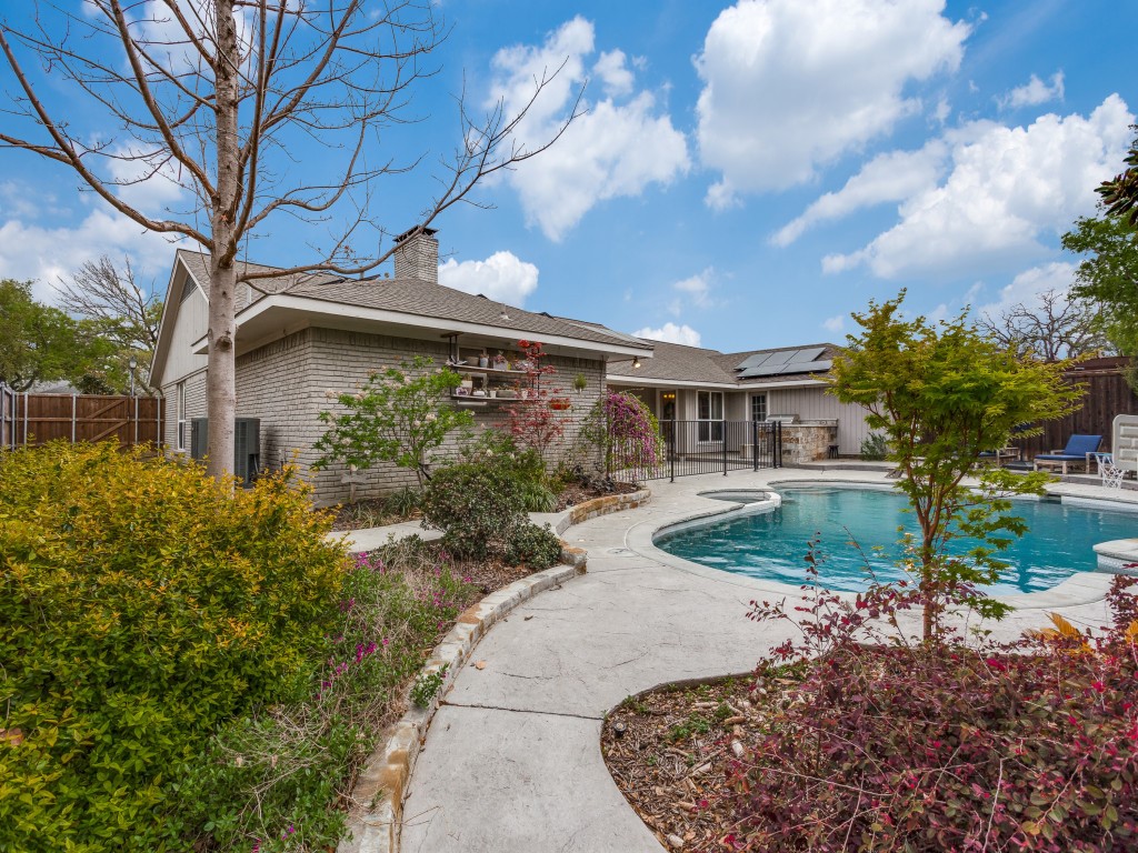 7231 Roundrock Road