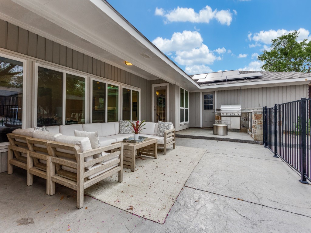 7231 Roundrock Road
