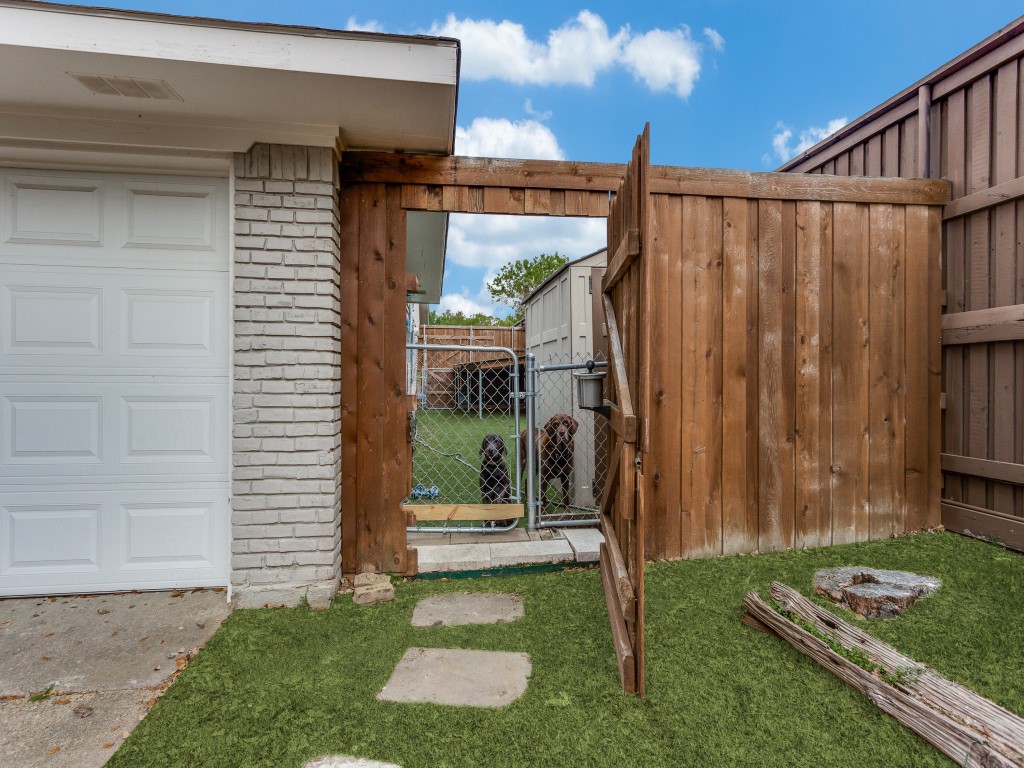 7231 Roundrock Road