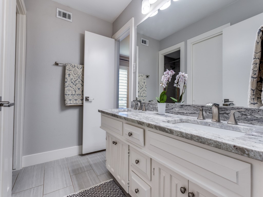 7231 Roundrock Road