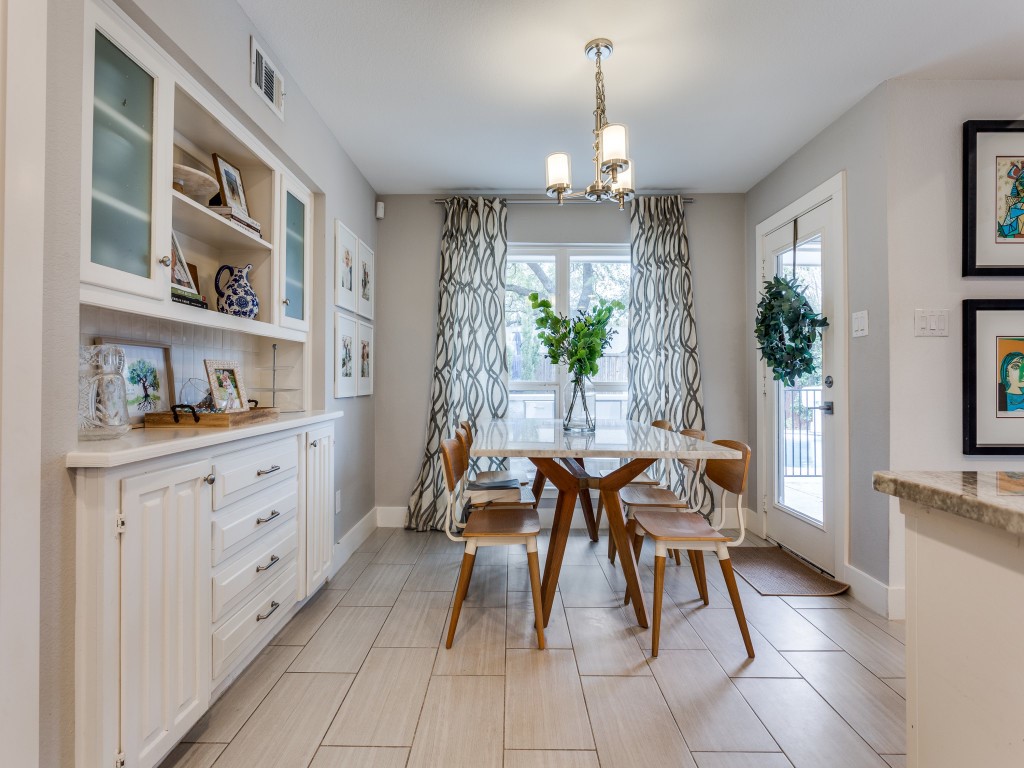 7231 Roundrock Road