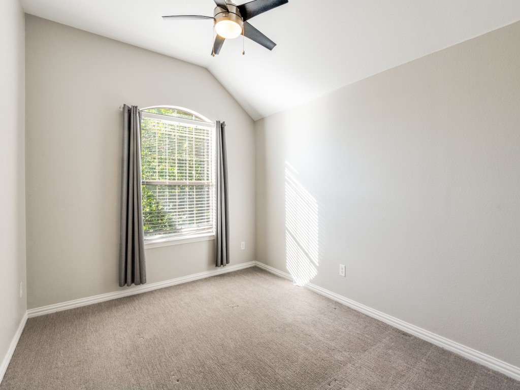 3250 Woodbine Trail