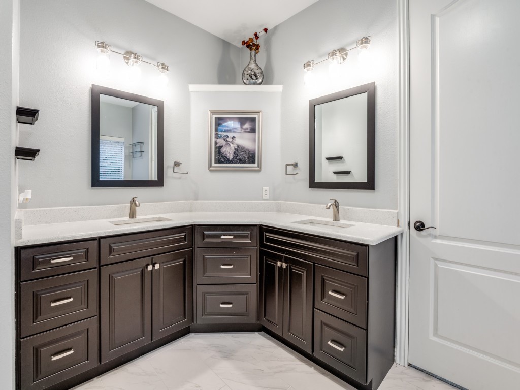 3250 Woodbine Trail