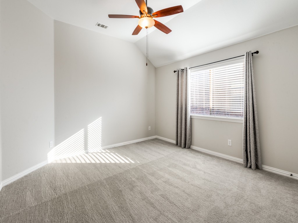 3250 Woodbine Trail