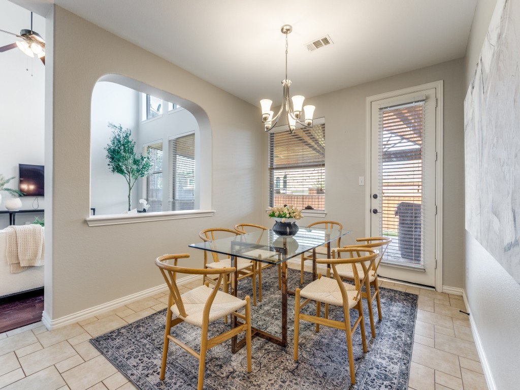 3250 Woodbine Trail
