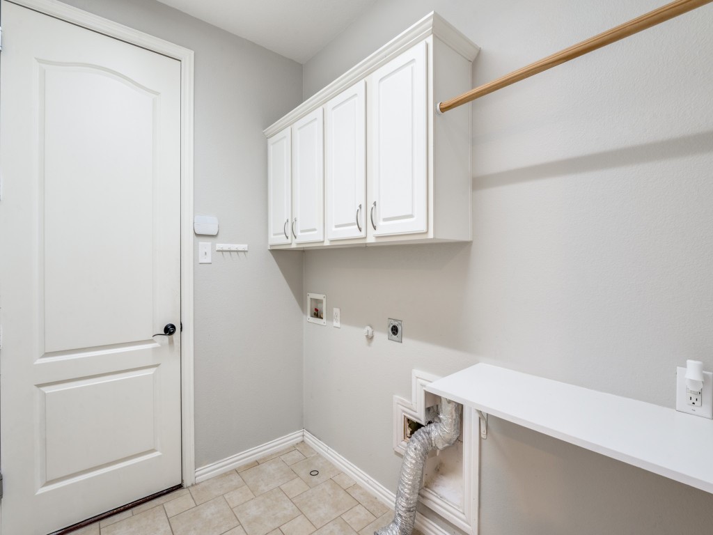3250 Woodbine Trail