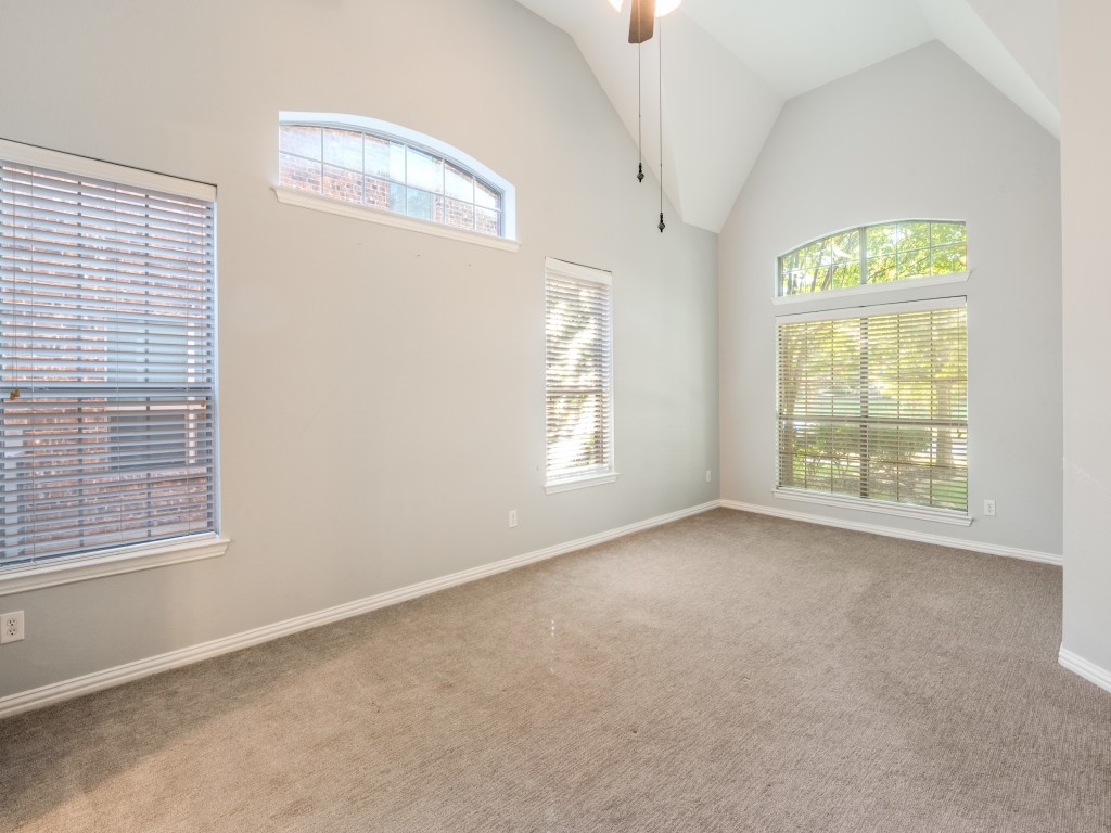 3250 Woodbine Trail