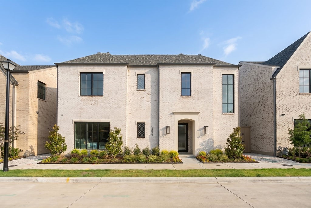 5533 Forsan Way