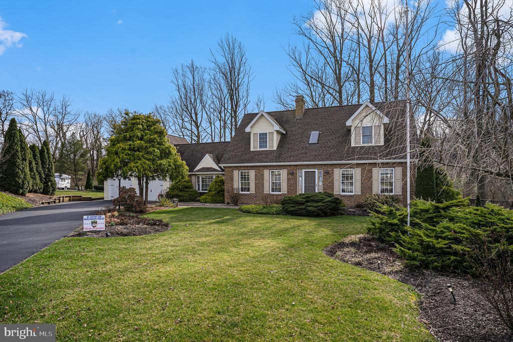 1216 RIVERVIEW DRIVE