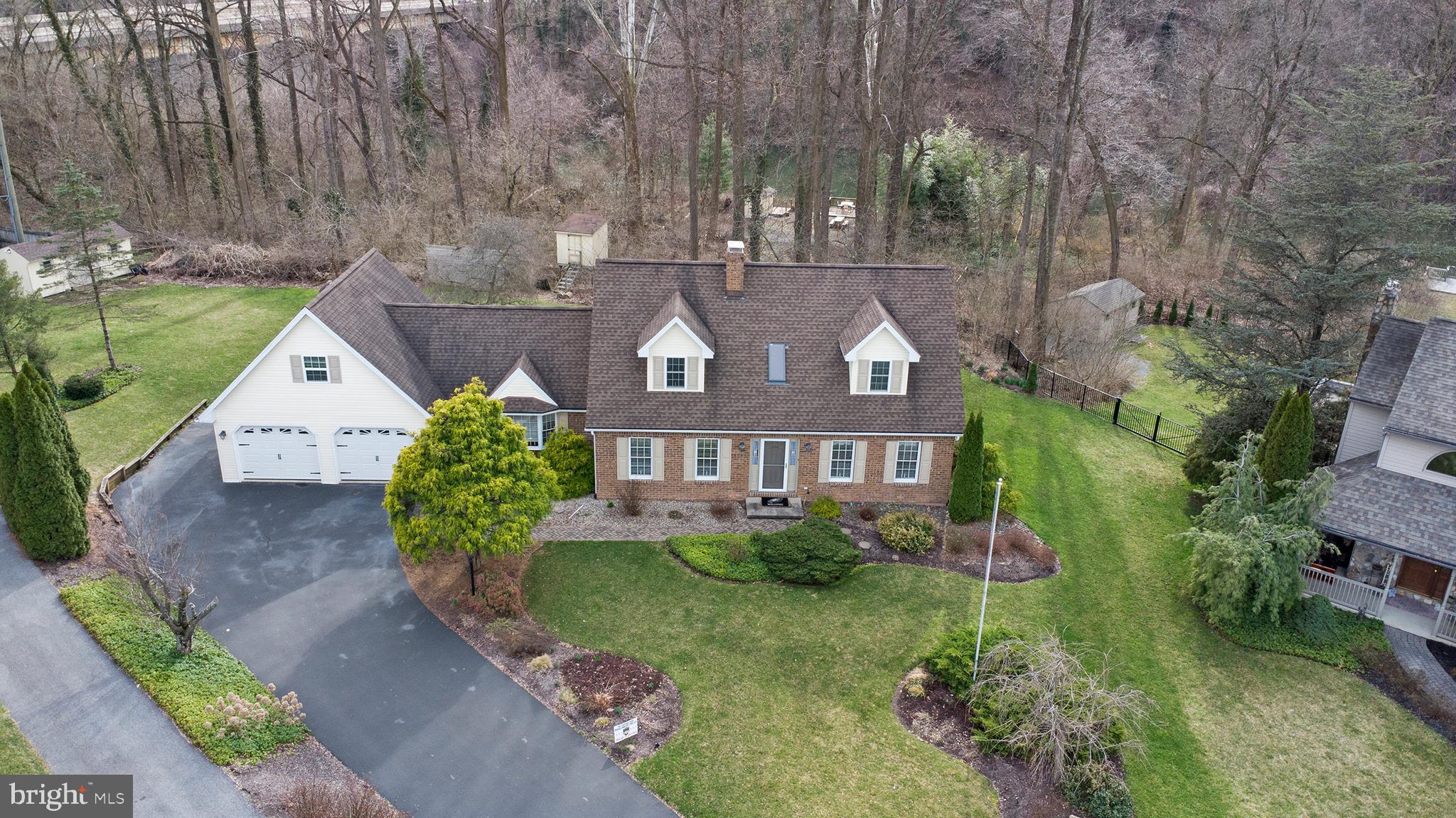 1216 RIVERVIEW DRIVE