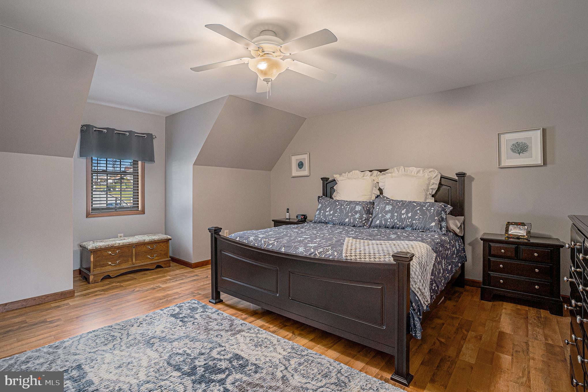 1216 RIVERVIEW DRIVE