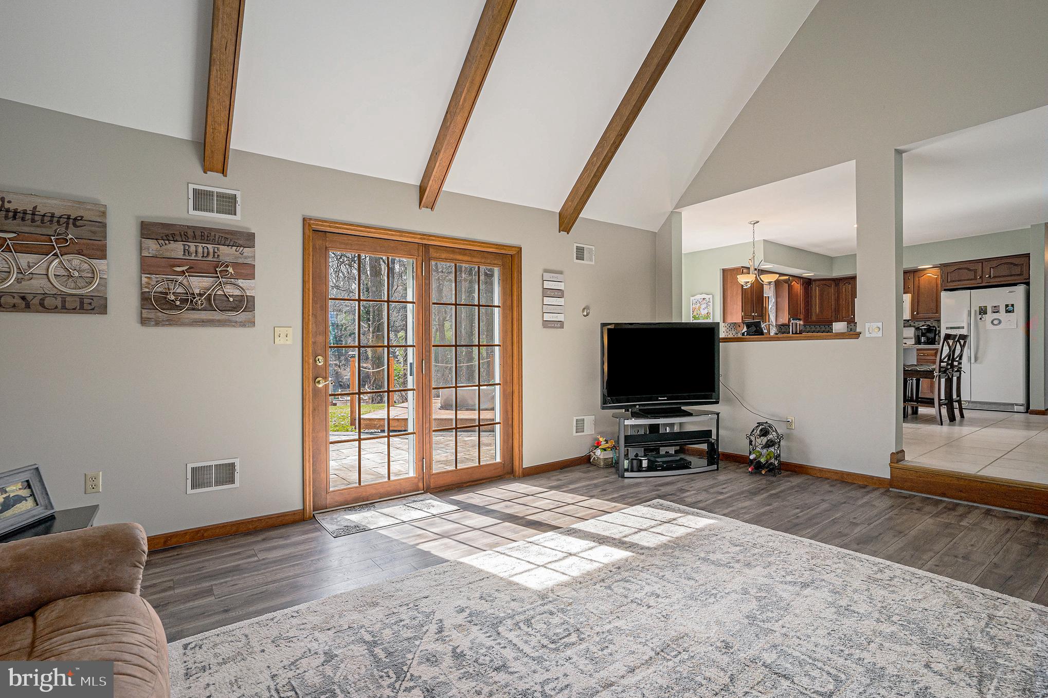 1216 RIVERVIEW DRIVE