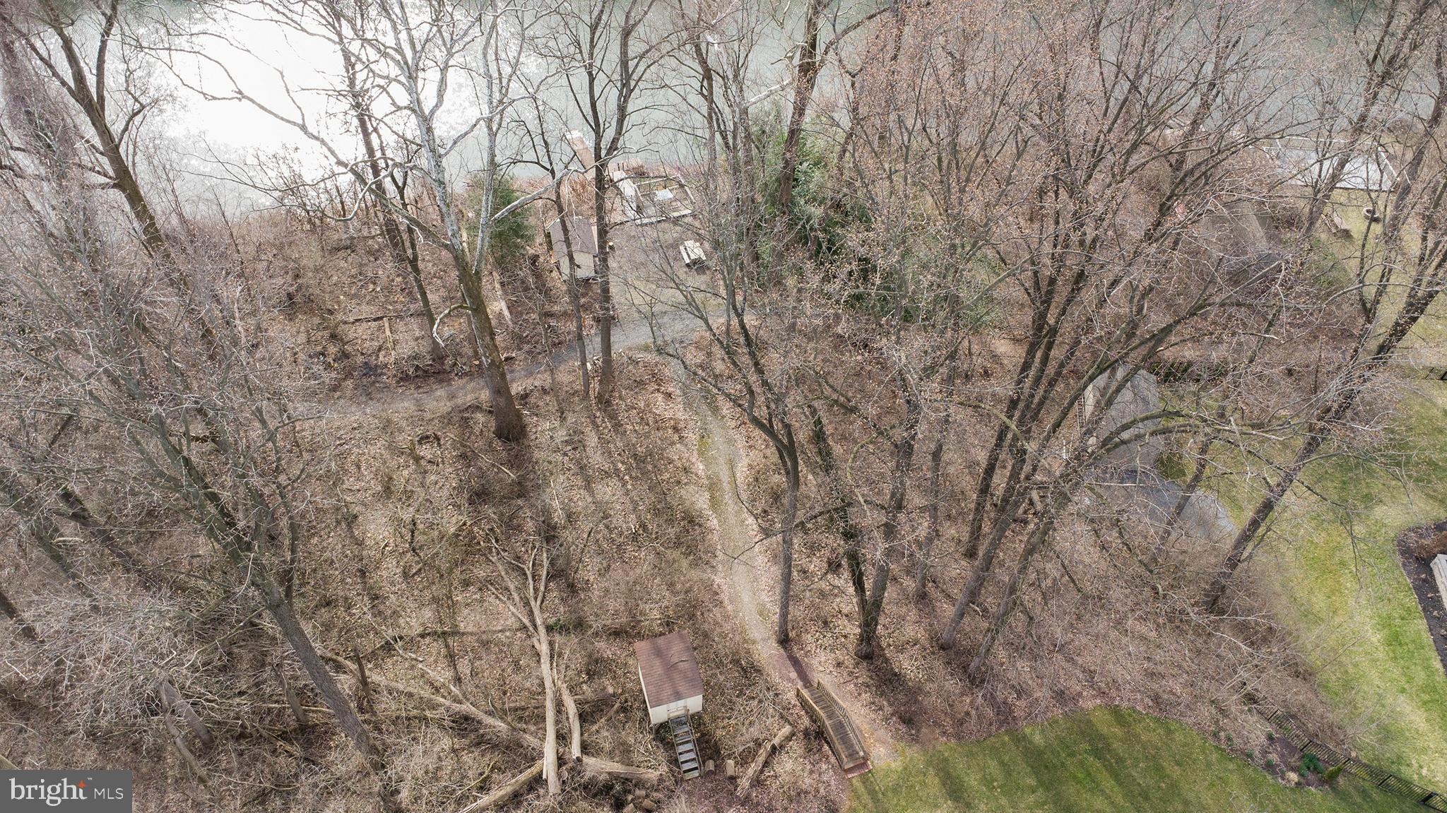 1216 RIVERVIEW DRIVE