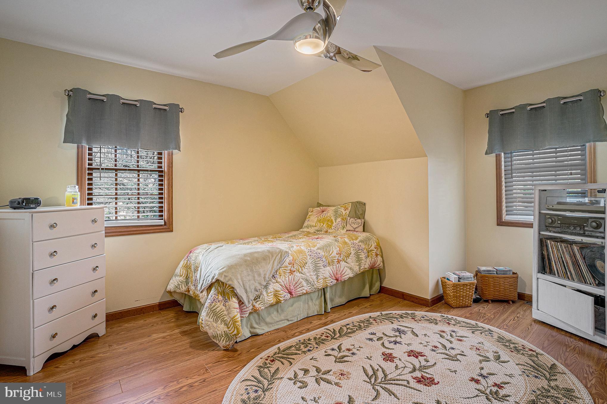 1216 RIVERVIEW DRIVE