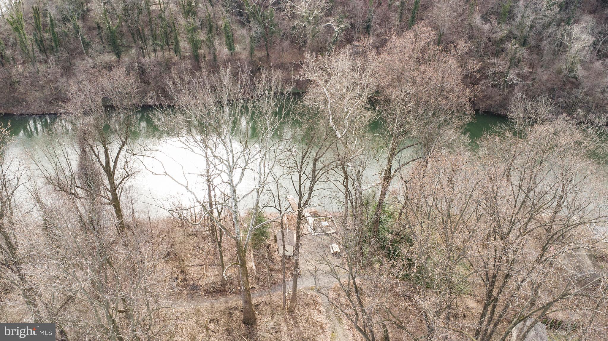 1216 RIVERVIEW DRIVE