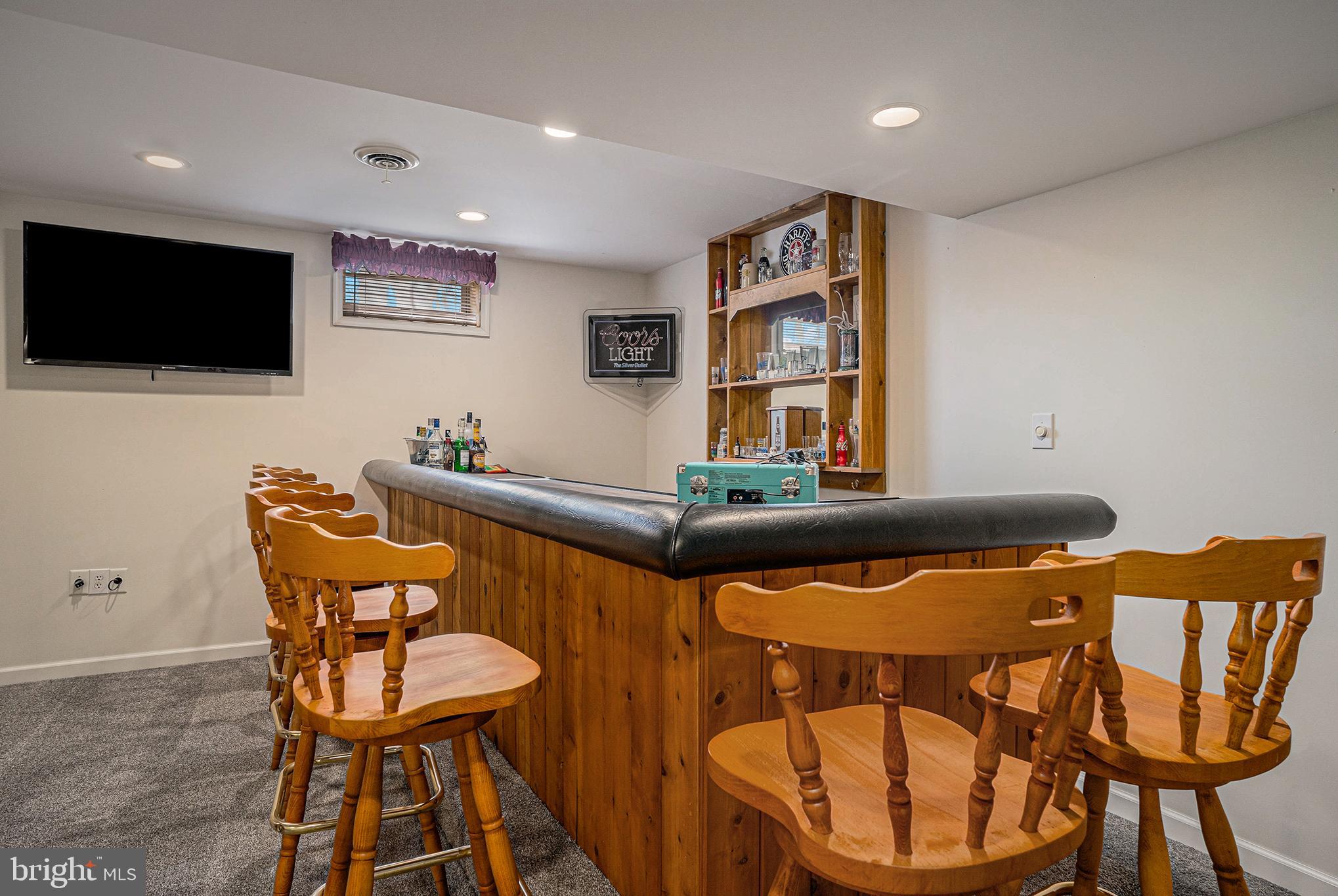 1216 RIVERVIEW DRIVE