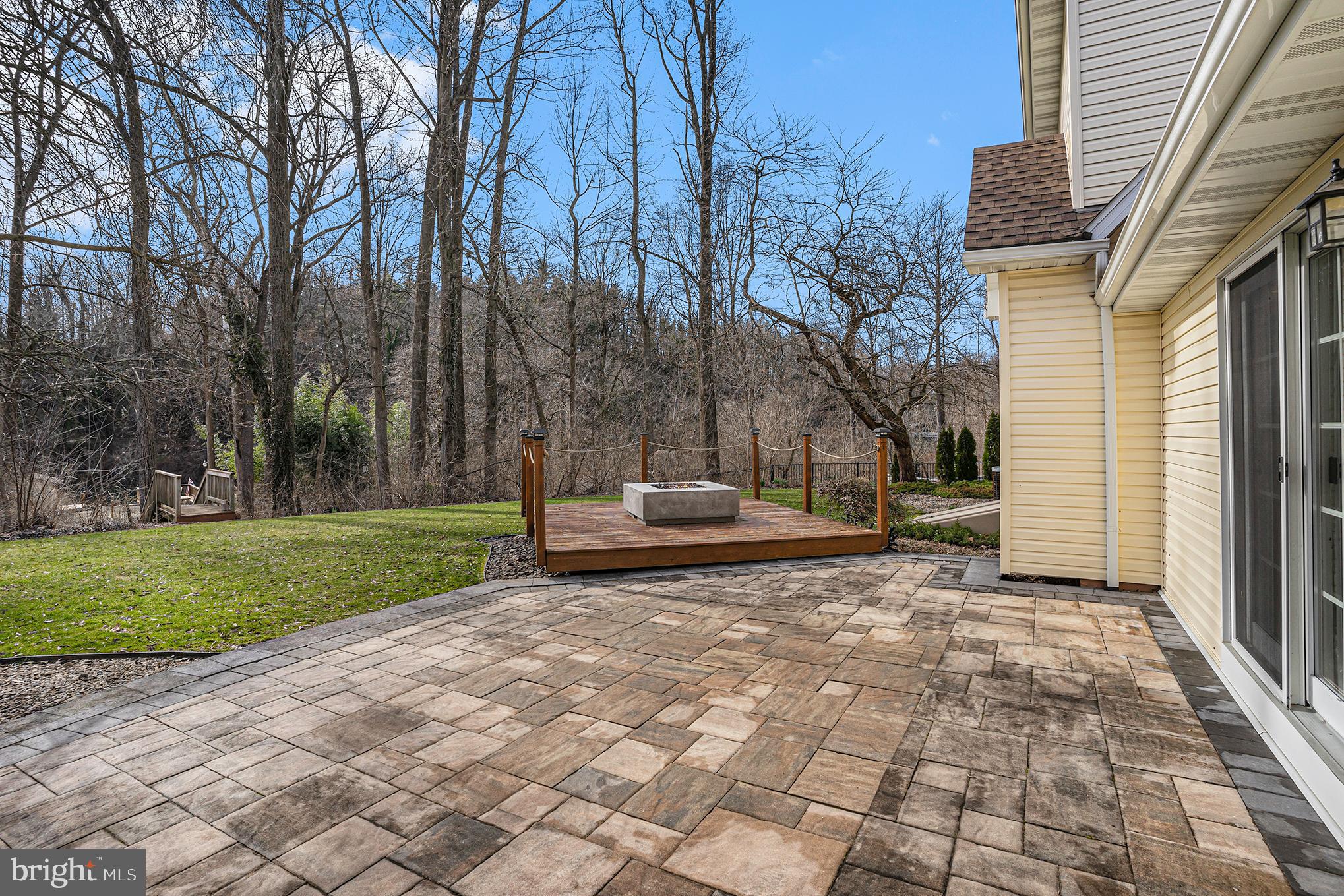 1216 RIVERVIEW DRIVE