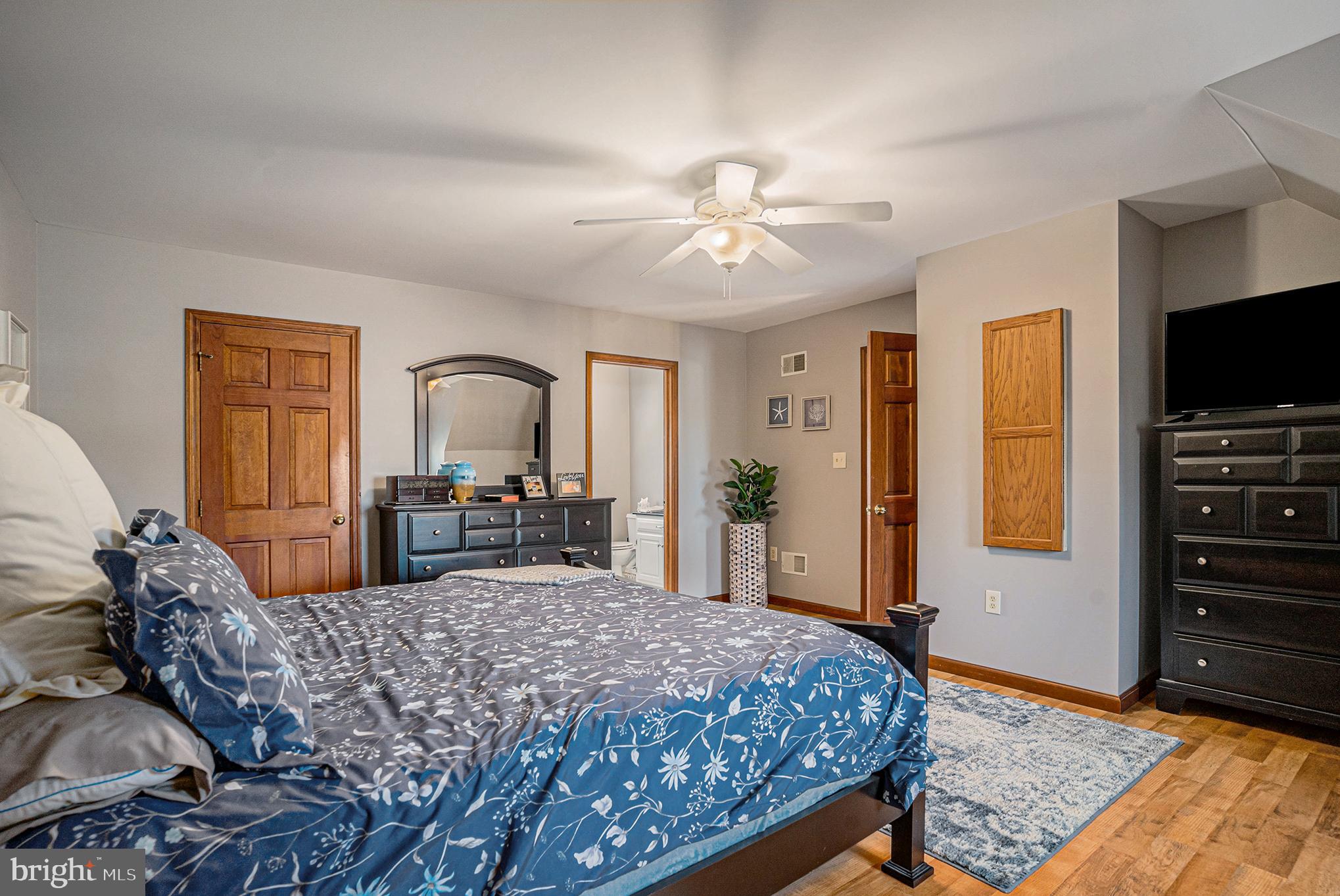 1216 RIVERVIEW DRIVE