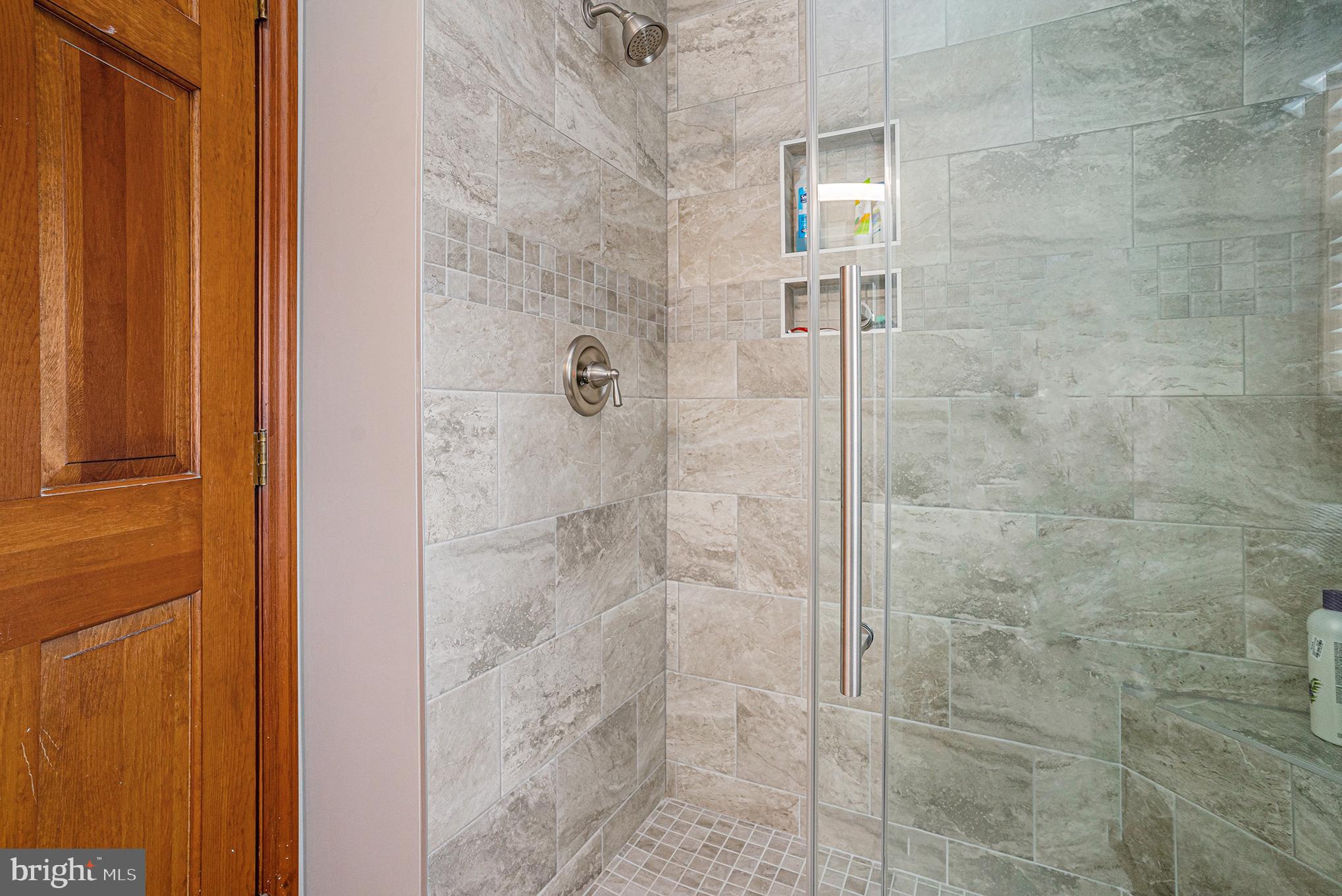 1216 RIVERVIEW DRIVE