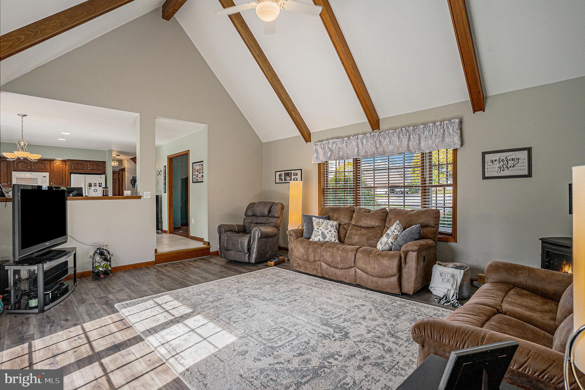 1216 RIVERVIEW DRIVE