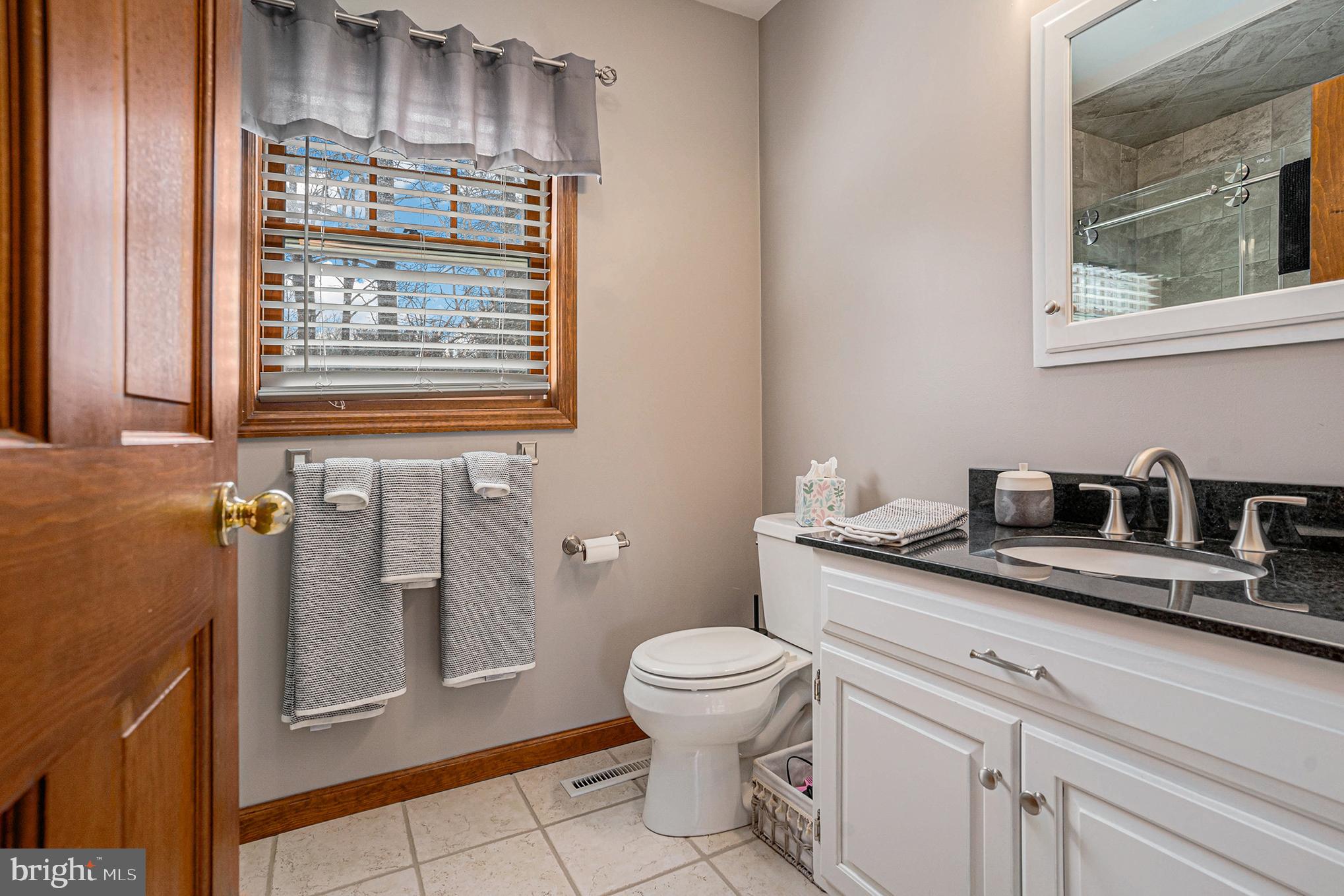 1216 RIVERVIEW DRIVE