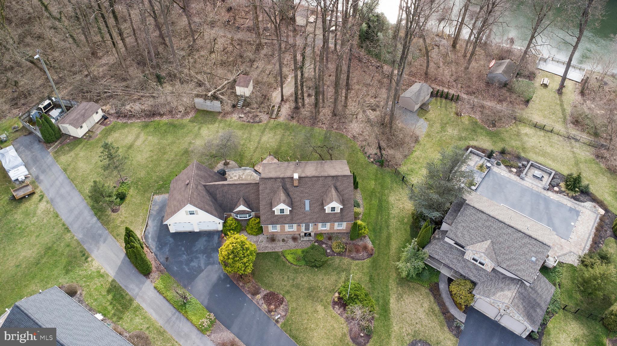 1216 RIVERVIEW DRIVE