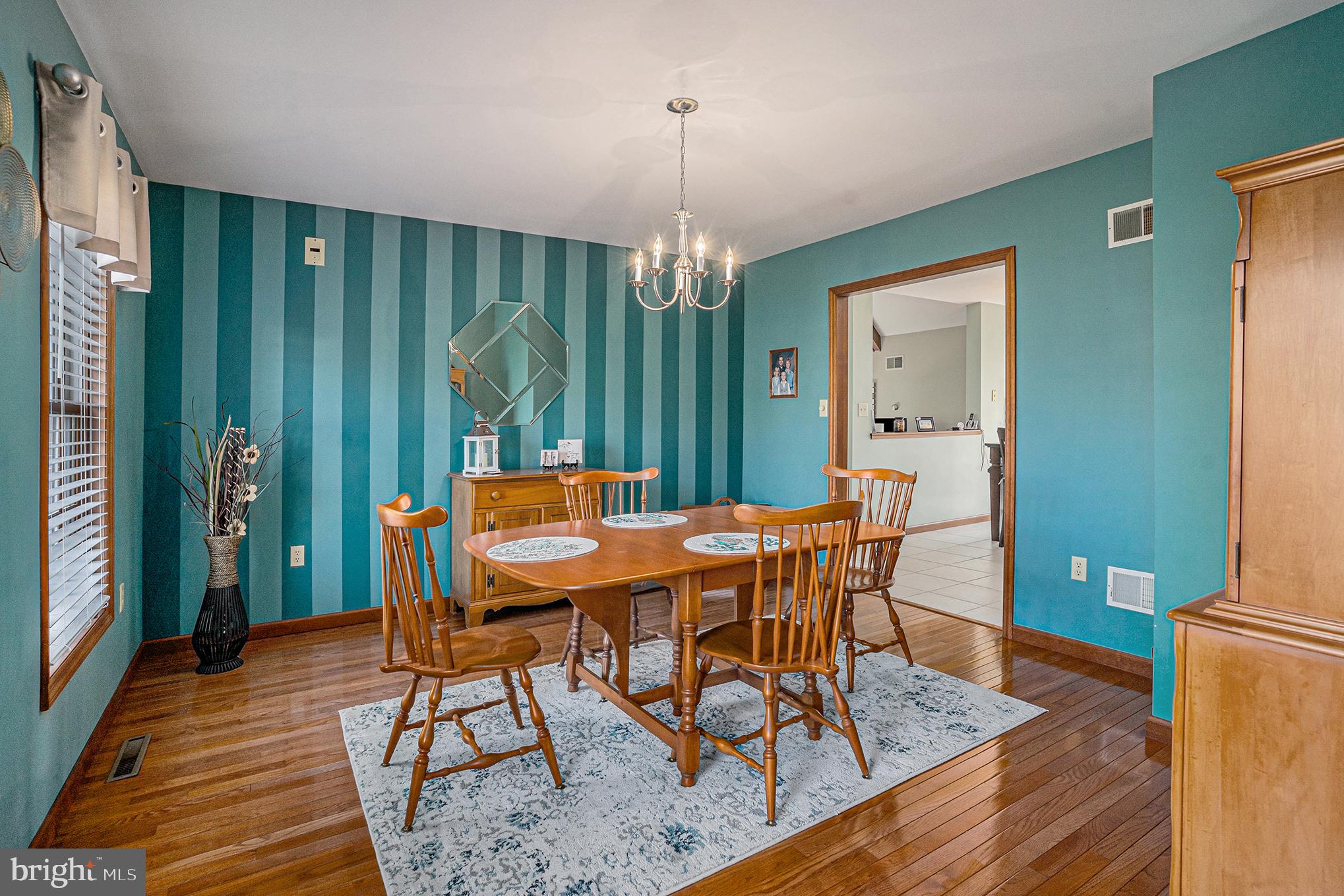 1216 RIVERVIEW DRIVE