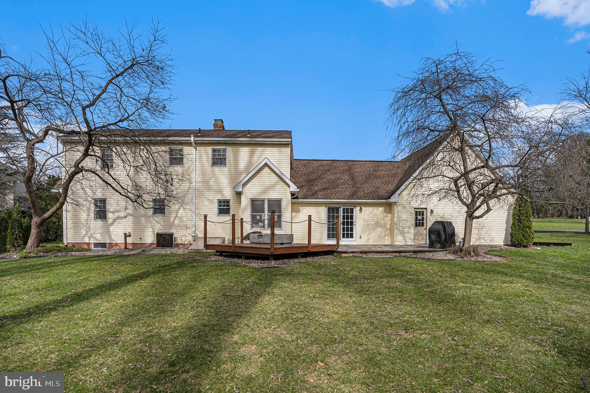 1216 RIVERVIEW DRIVE