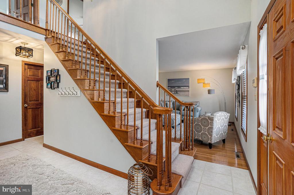 1216 RIVERVIEW DRIVE